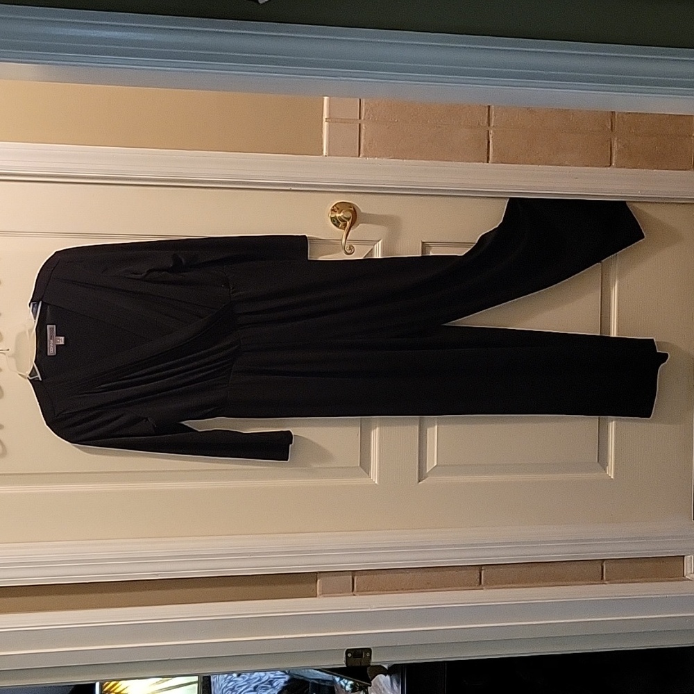 Donna Rico New York black stretch jumpsuit long sleeve crisscross Vneck 6 EUC…